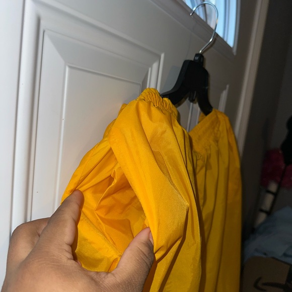 VOSSPORTSWEAR Unisex Full Zipper Taffeta Nylon Tracksuit Set - YELLOW Size 3XL. - Picture 10 of 12